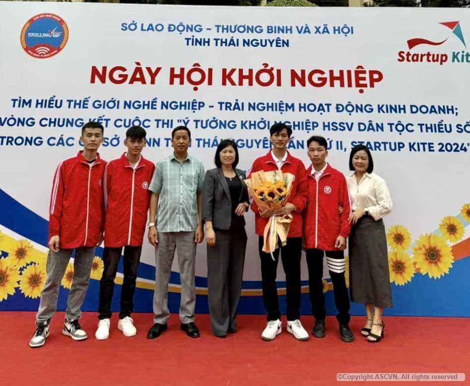 Sinh viên Khoa Điện - Điện tử tham dự vòng chung kết cuộc thi " Ý tưởng khởi nghiệp học sinh -  sinh viên giáo dục nghề nghiệp dân tộc thiểu số tỉnh Thái Nguyên - Startup Kite 2024"